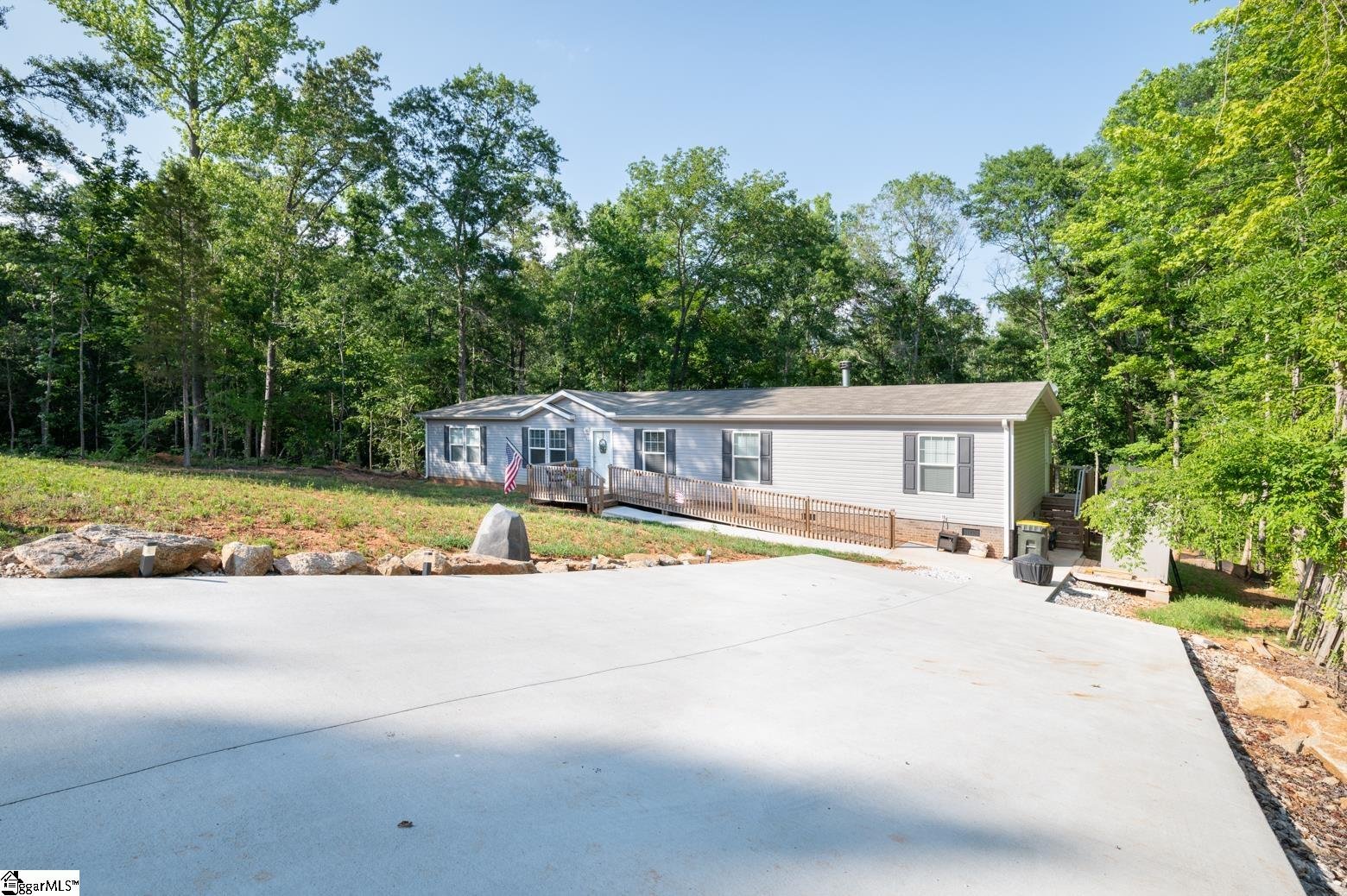 Property image 1 at 142 Sir Lancelot Drive, Piedmont, SC 29673