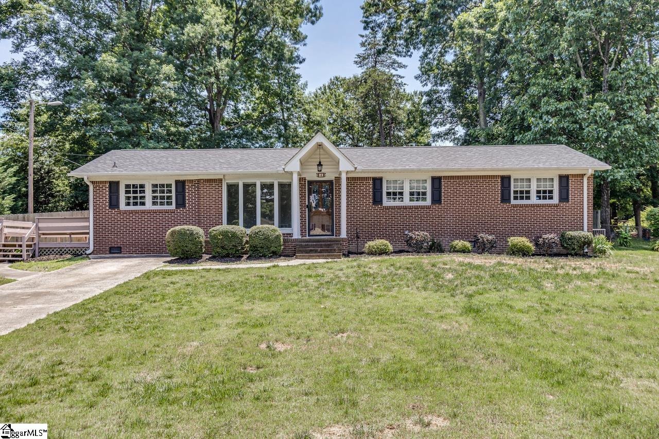 Property image 1 at 4 STRAND Court, Taylors, SC 29687