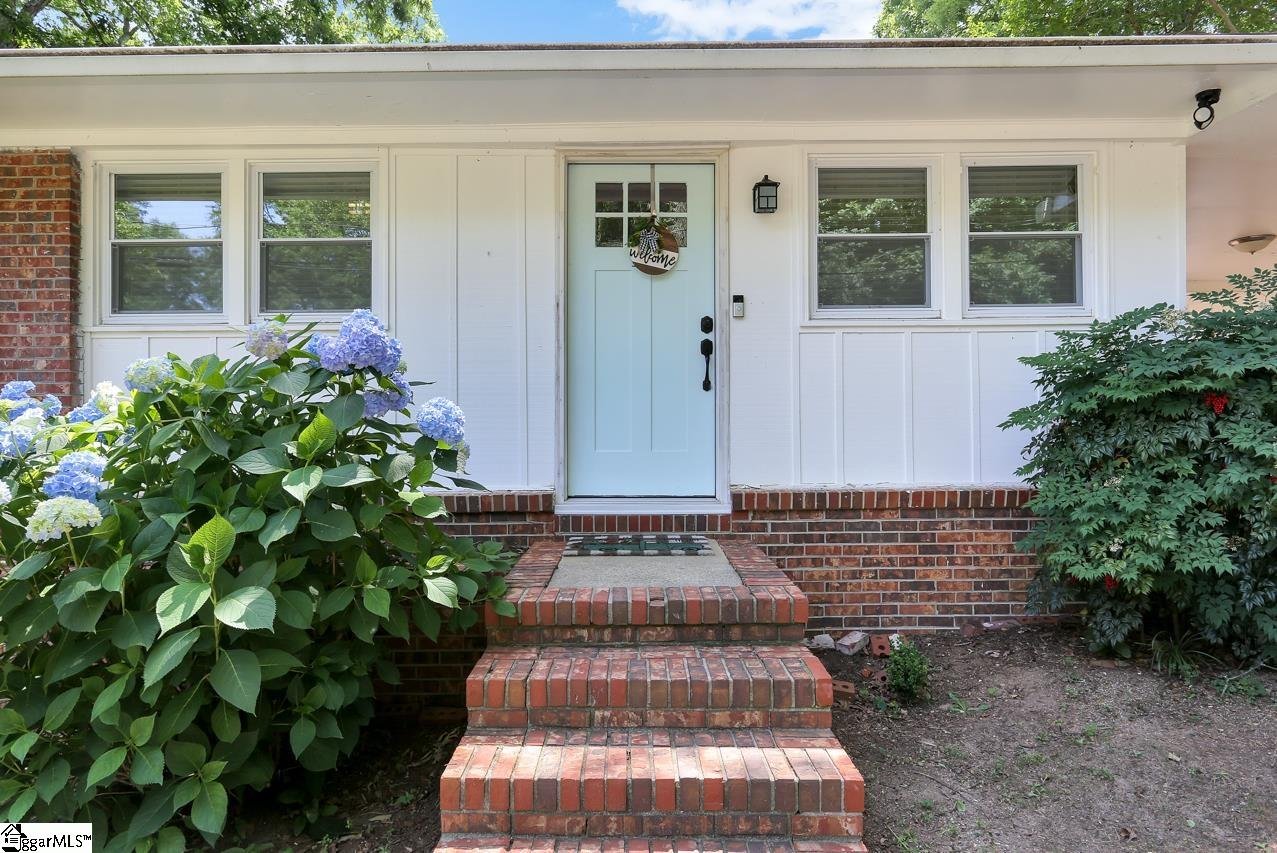 Property image 1 at 16 Flower Drive, Greenville, SC 29605-3221