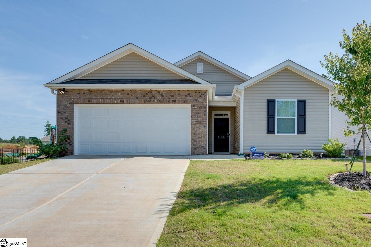 Property image 1 at 210 Sweetgrass Lane, Piedmont, SC 29673