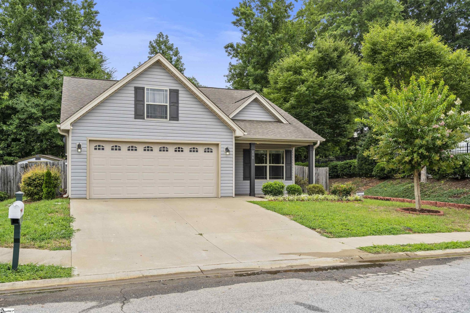 Property image 1 at 606 Chastine Drive, Spartanburg, SC 29301