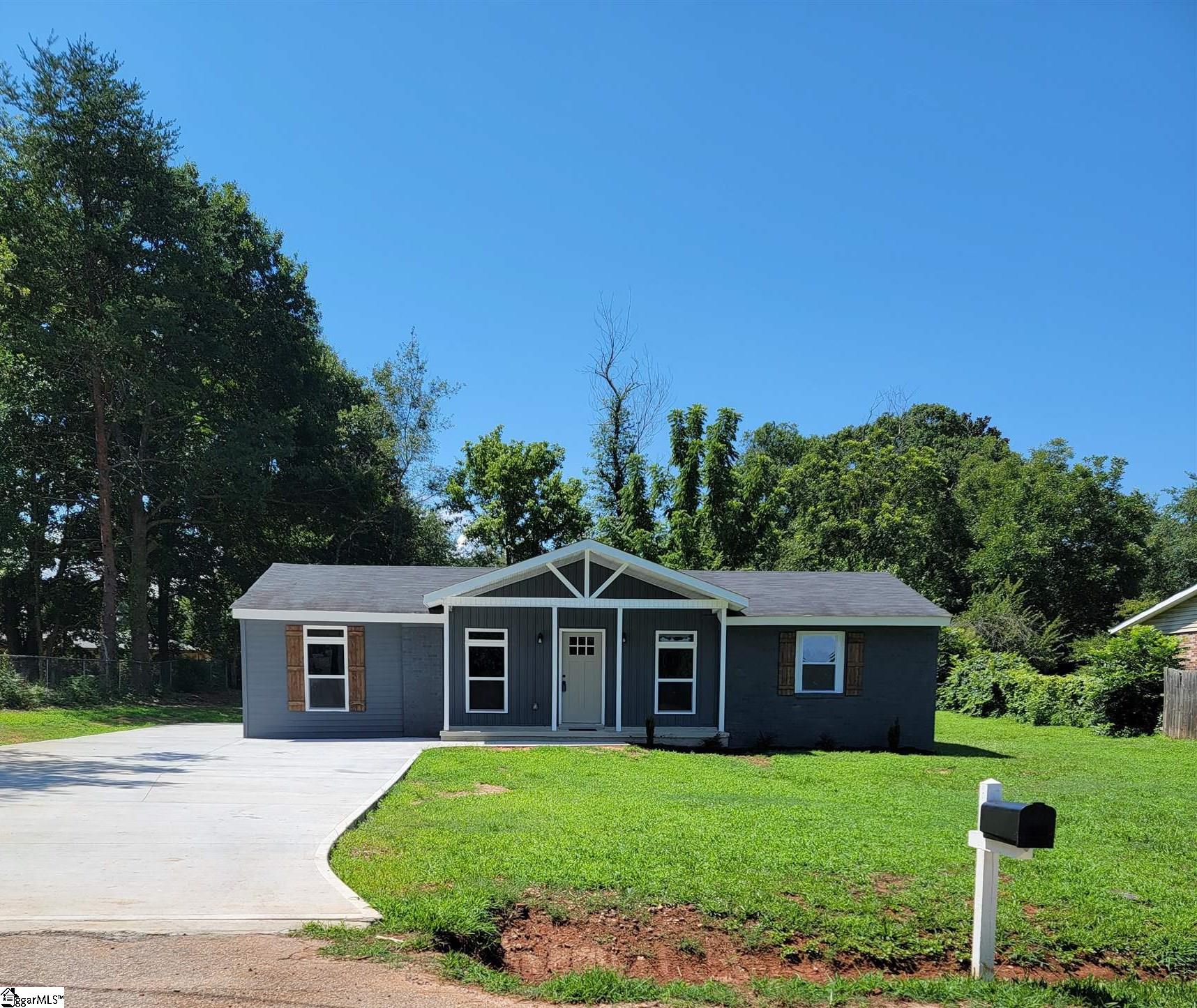 Property image 1 at 17 Gantt Drive, Greenville, SC 29605