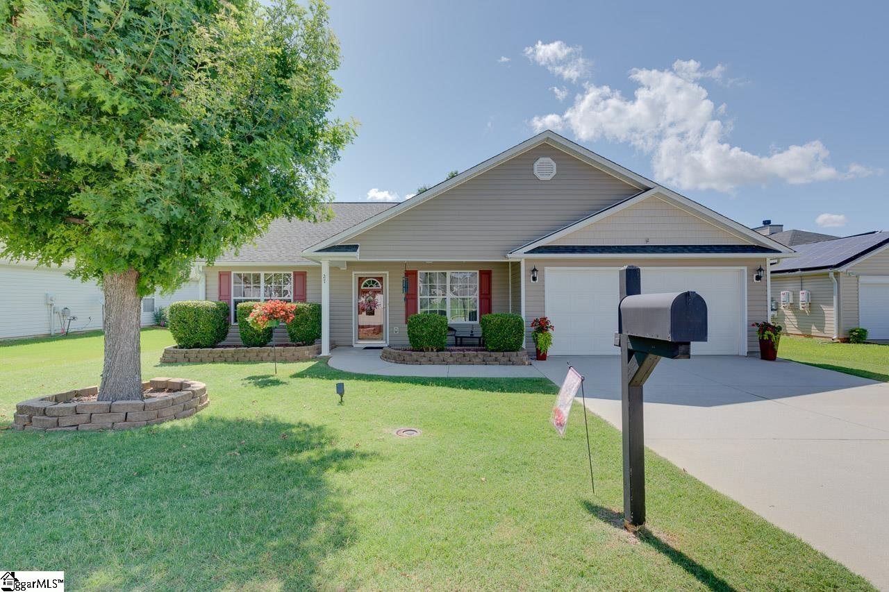 Property image 1 at 27 Parkgate Court, Simpsonville, SC 29680