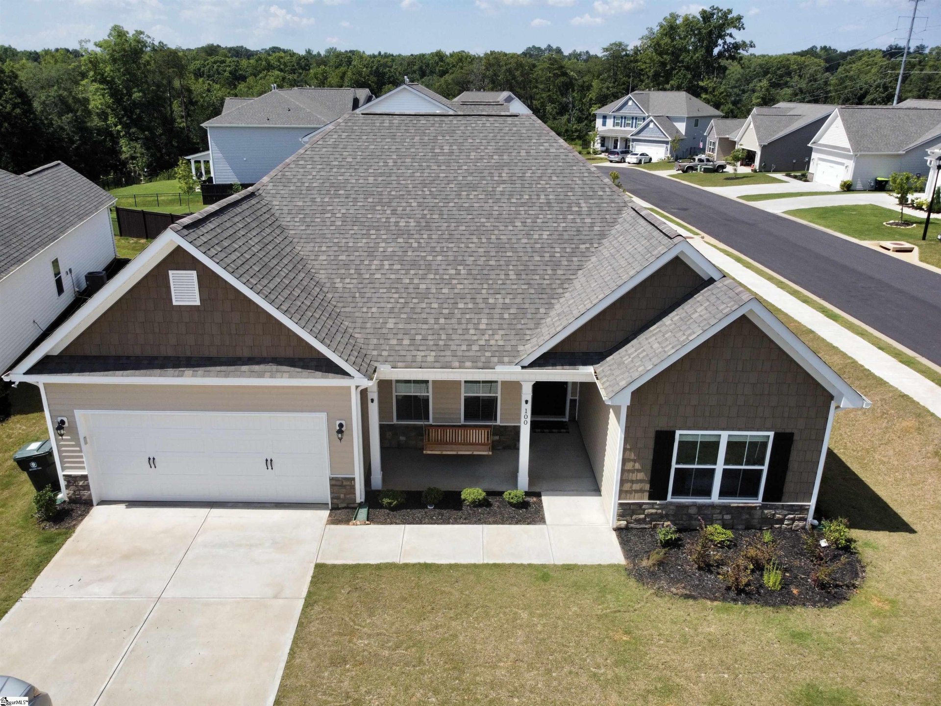 Property image 1 at 100 Lariat Court, Greenville, SC 29605-6467