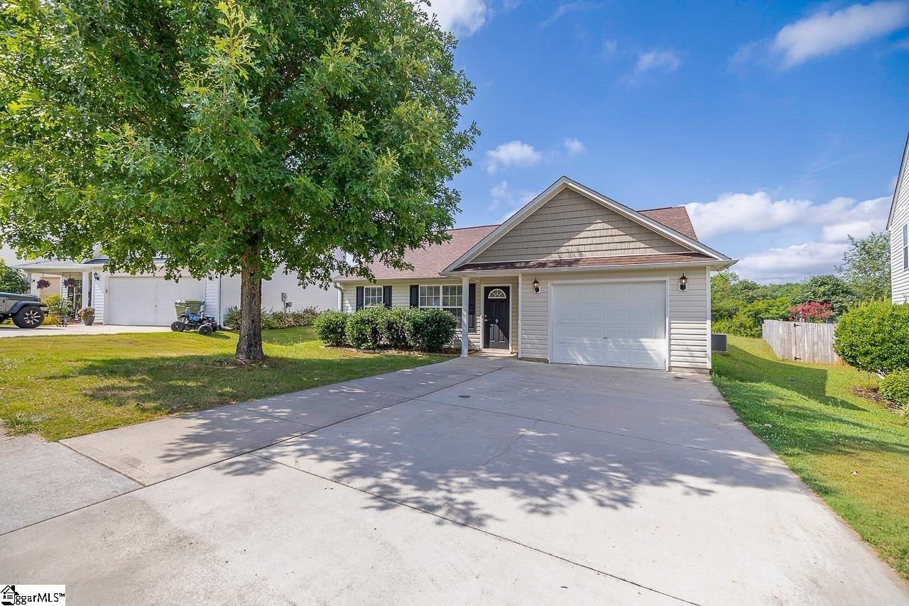 Property image 1 at 9 Catterick Way, Fountain Inn, SC 29644