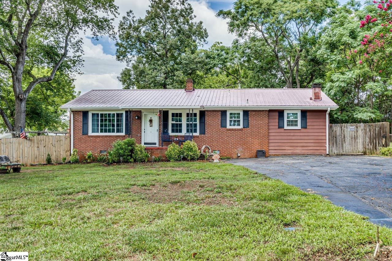 Property image 1 at 9 EL PASO Drive, Greenville, SC 29617