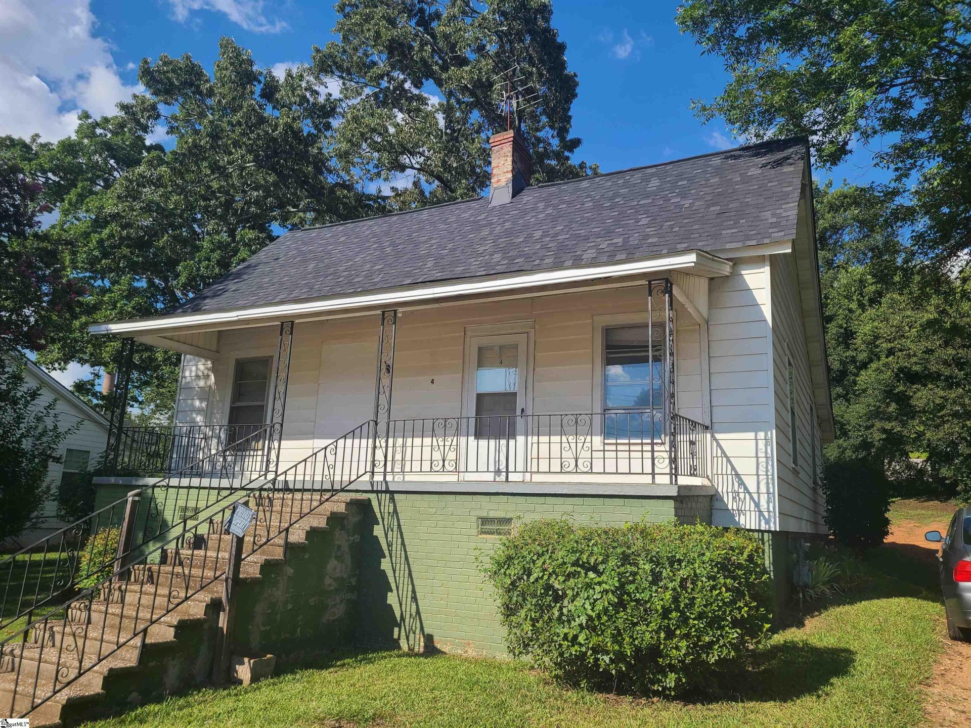 Property image 1 at 4 Hatch Street, Greenville, SC 29611-4730