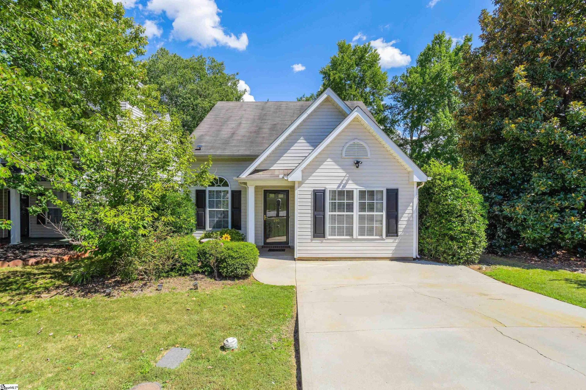 Property image 1 at 100 Glenlea Lane, Greenville, SC 29617