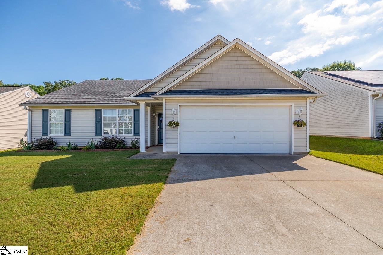 Property image 1 at 4 Brisbane Drive, Fountain Inn, SC 29644