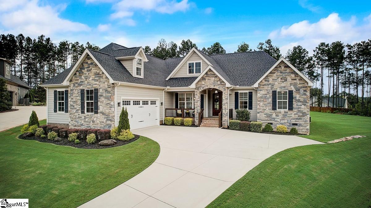 213 Kittansett Court