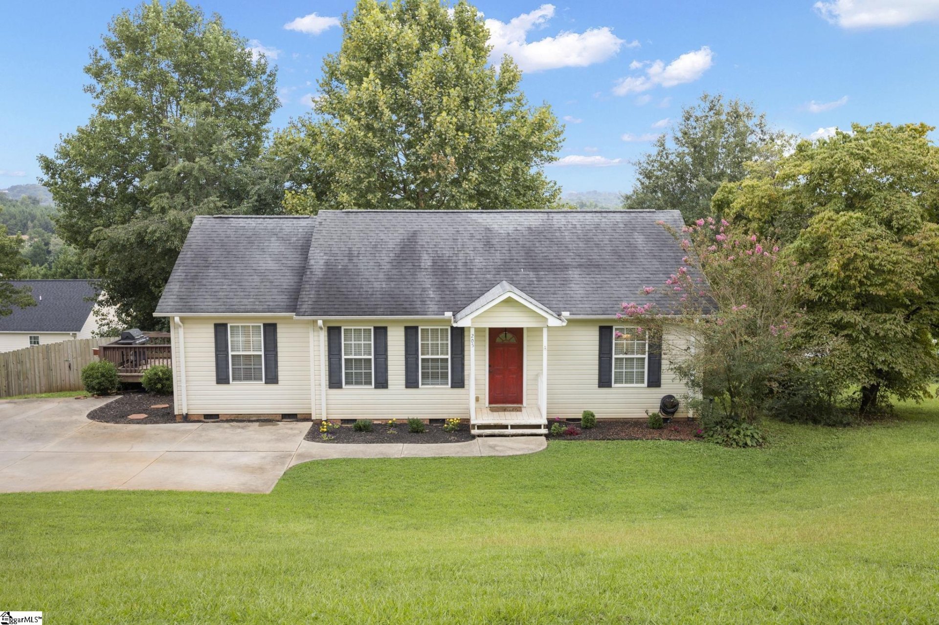 Property image 1 at 205 Hickory Drive, Pickens, SC 29671