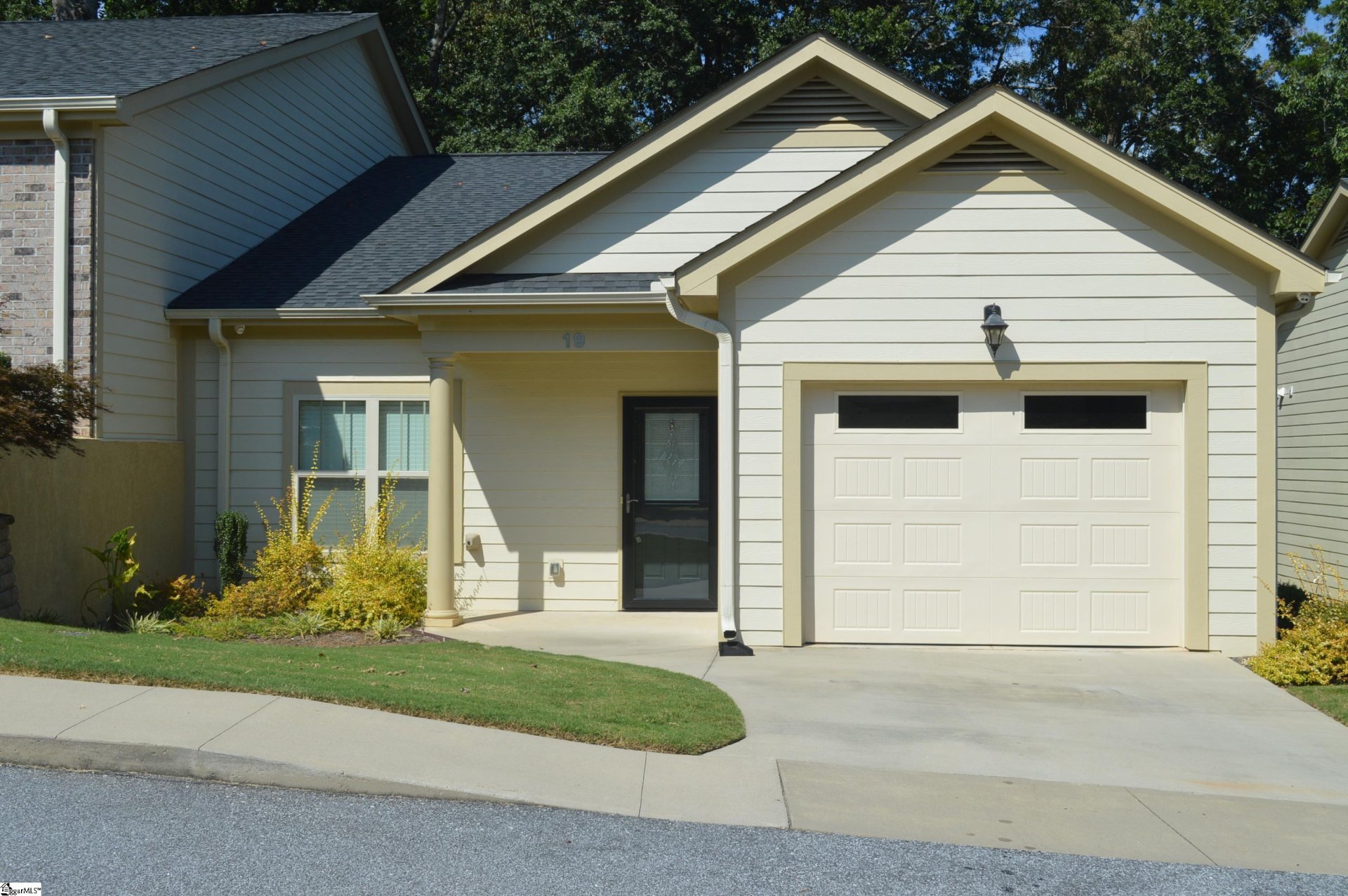 Property image 1 at 19 Shady Hollow Lane, Greer, SC 29651