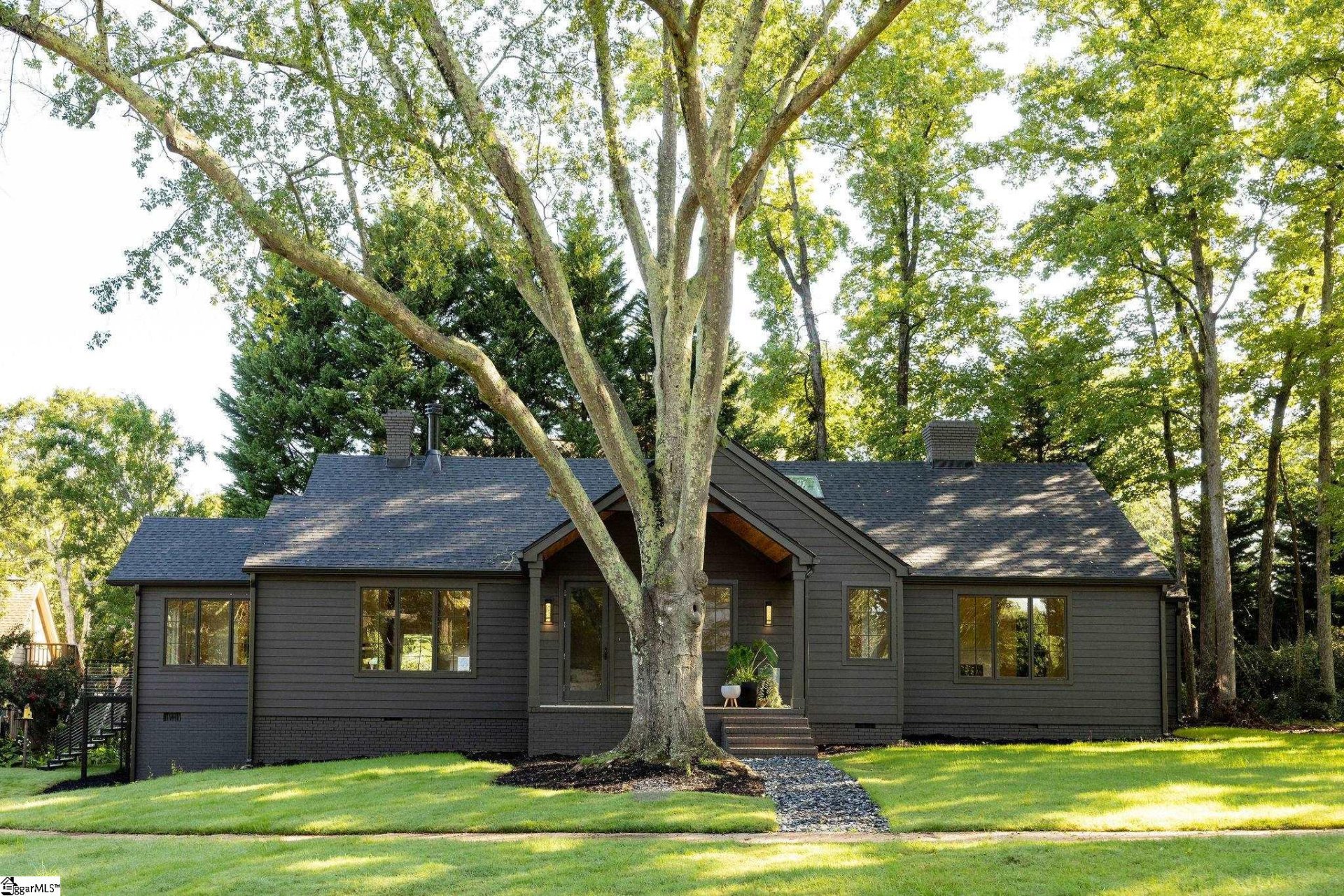 115 W Avondale Drive