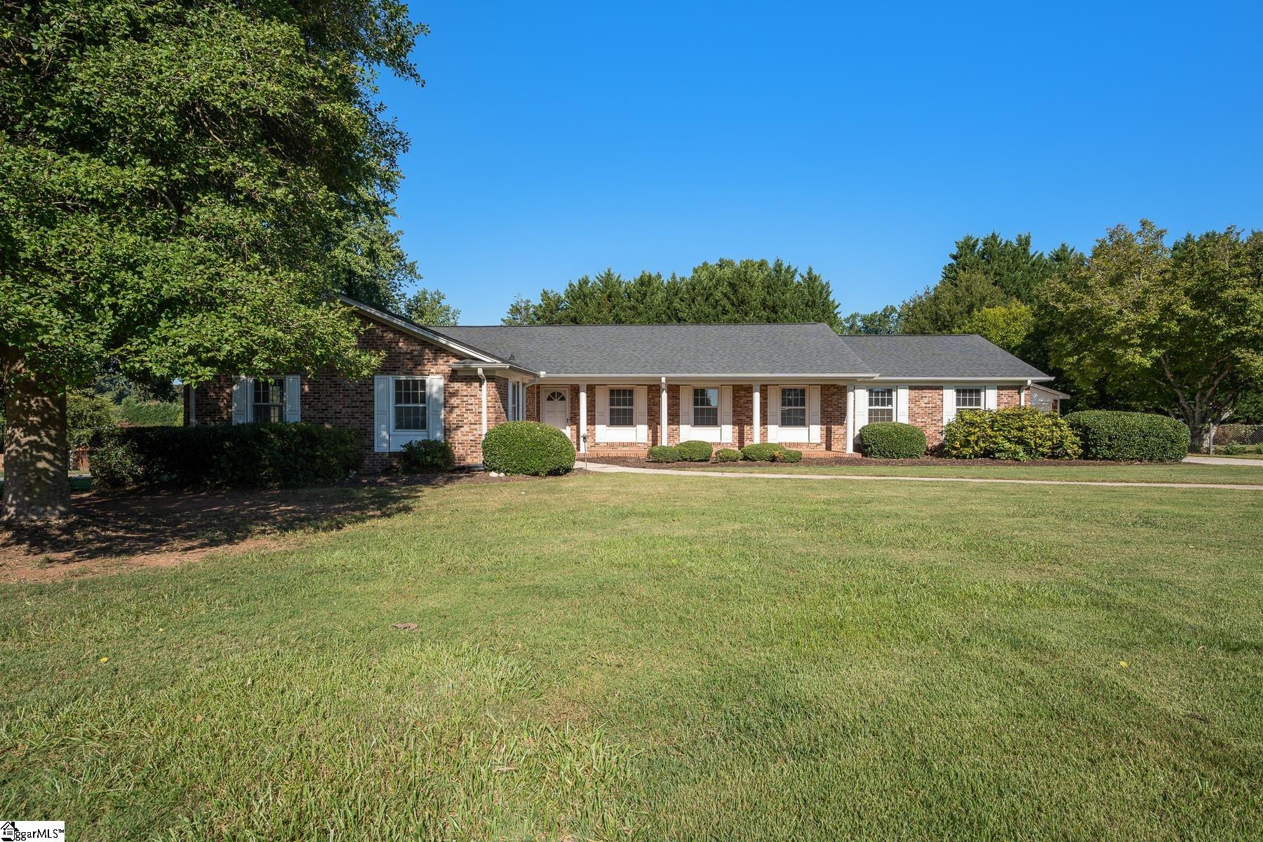 Property image 1 at 208 Edgewood Drive, Mauldin, SC 29662