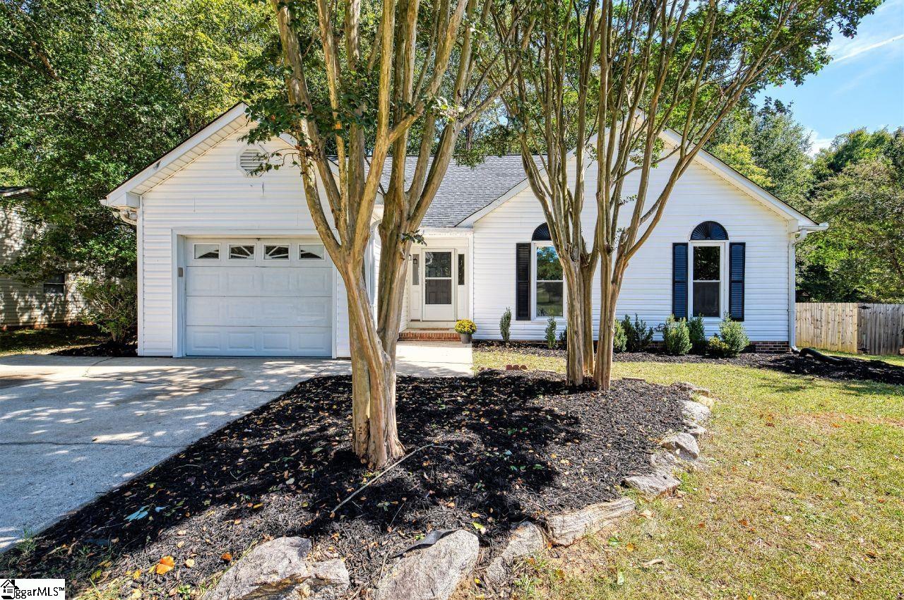 Property image 1 at 207 Belcross Drive, Simpsonville, SC 29681