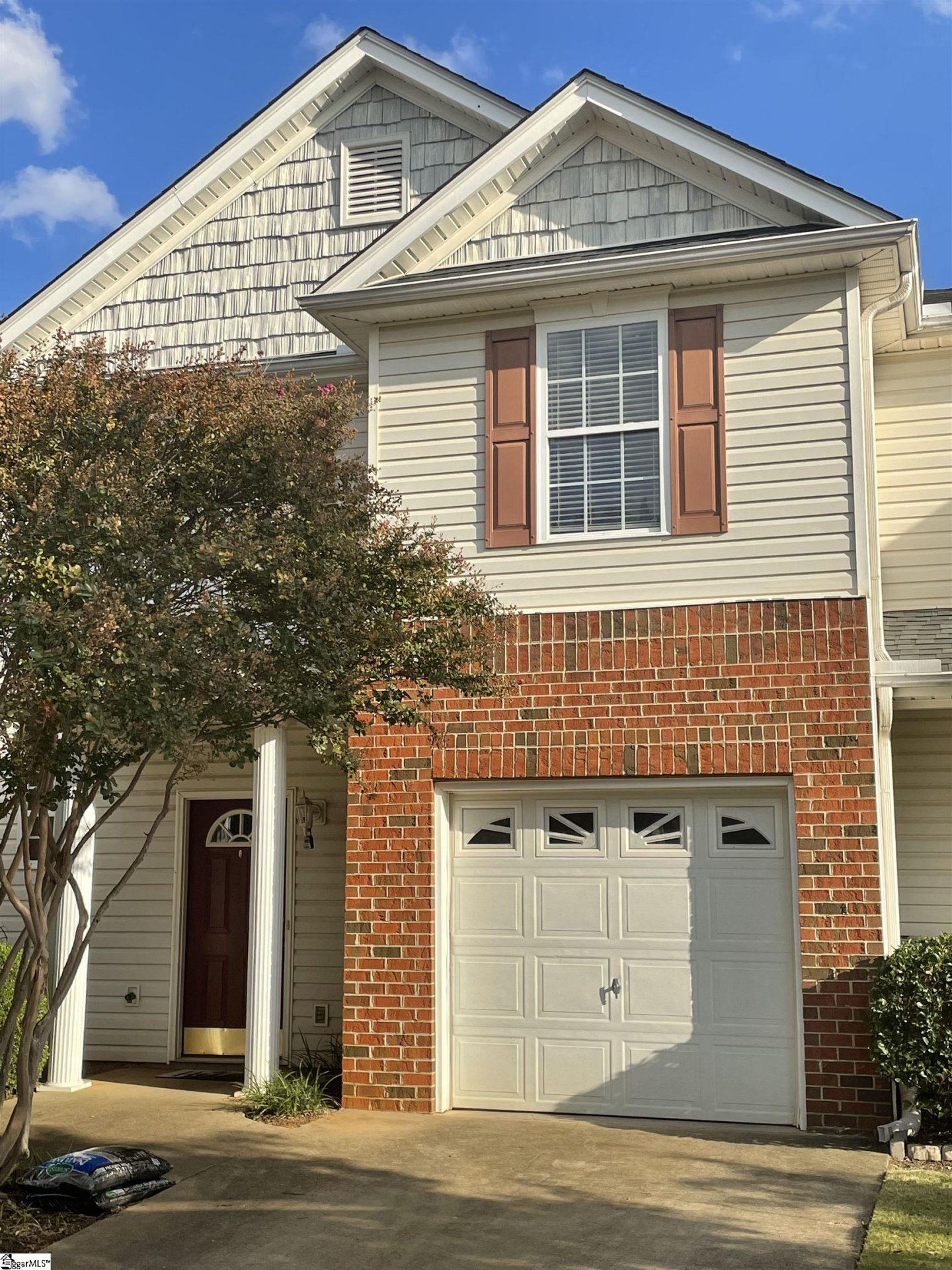 Property image 1 at 128 Marshland Lane, Greer, SC 29650