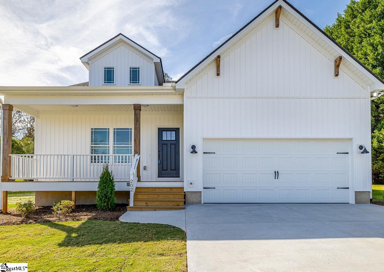 Property image 1 at 202 Meadow Lane, Easley, SC 29642