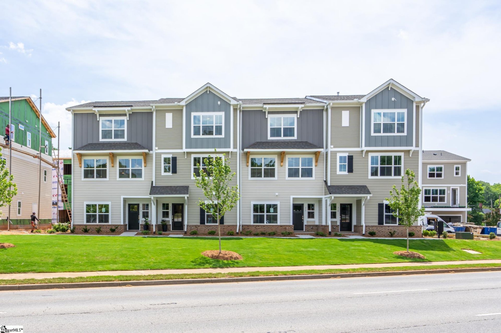 Property image 1 at 303 Pete Hollis Boulevard, Greenville, SC 29601