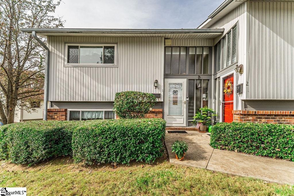 Property image 1 at 1 Briarcreek Place, Greenville, SC 29615