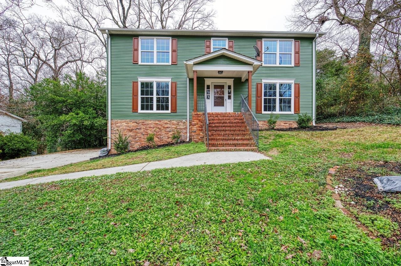 Property image 1 at 8 E indian Trail, Taylors, SC 29687