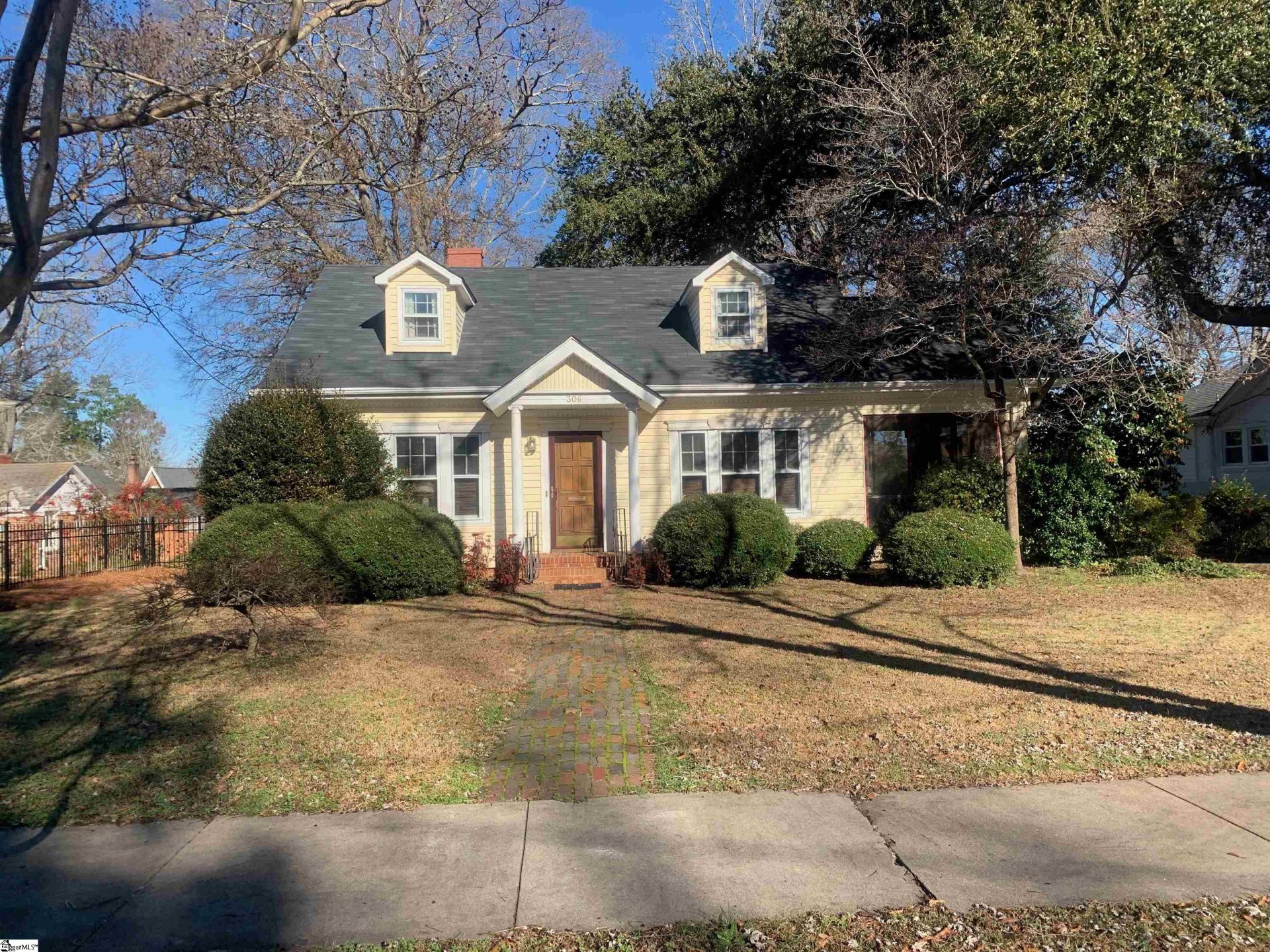 Property image 1 at 306 W Walnut Street, Clinton, SC 29325