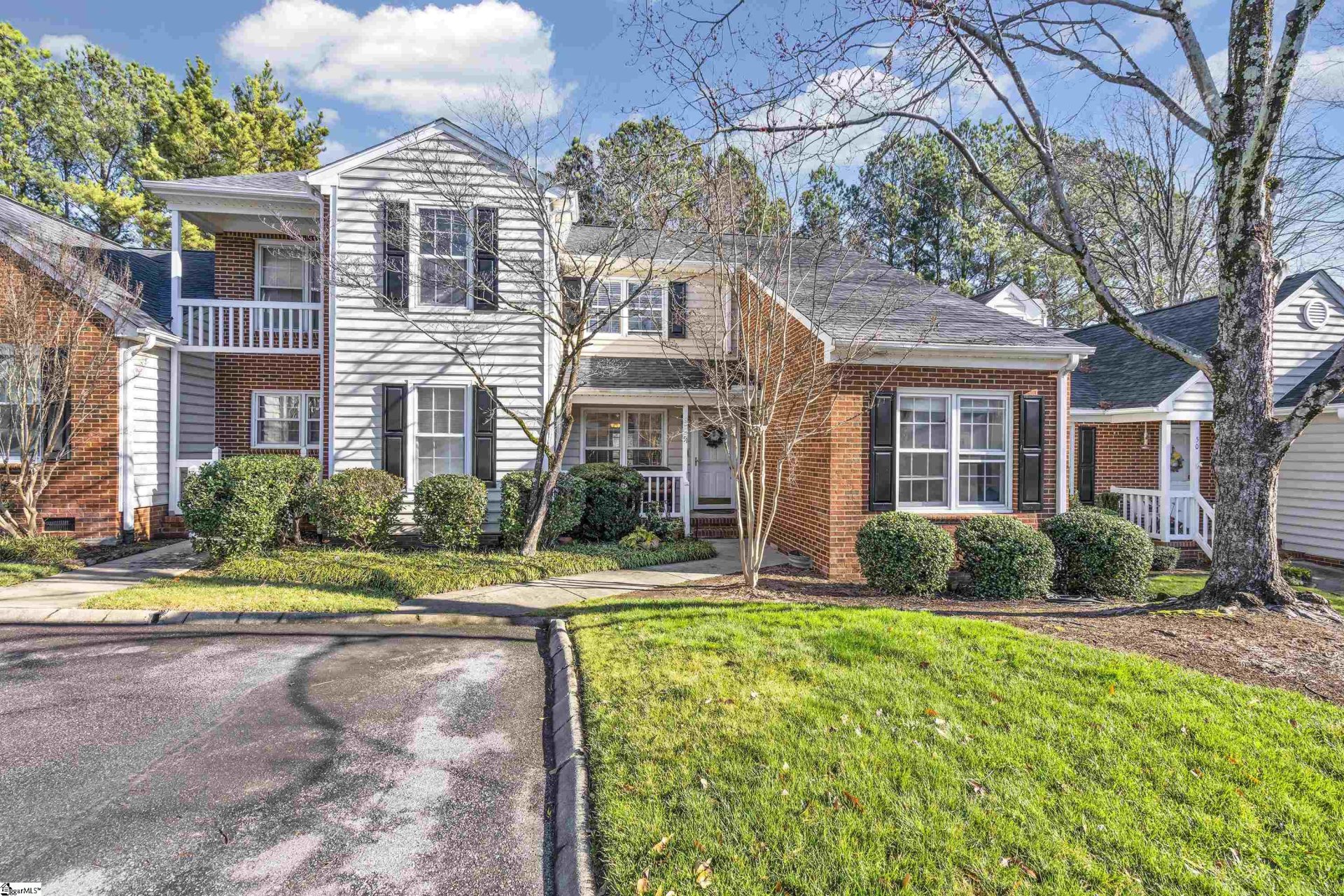 40 Wood Pointe Drive