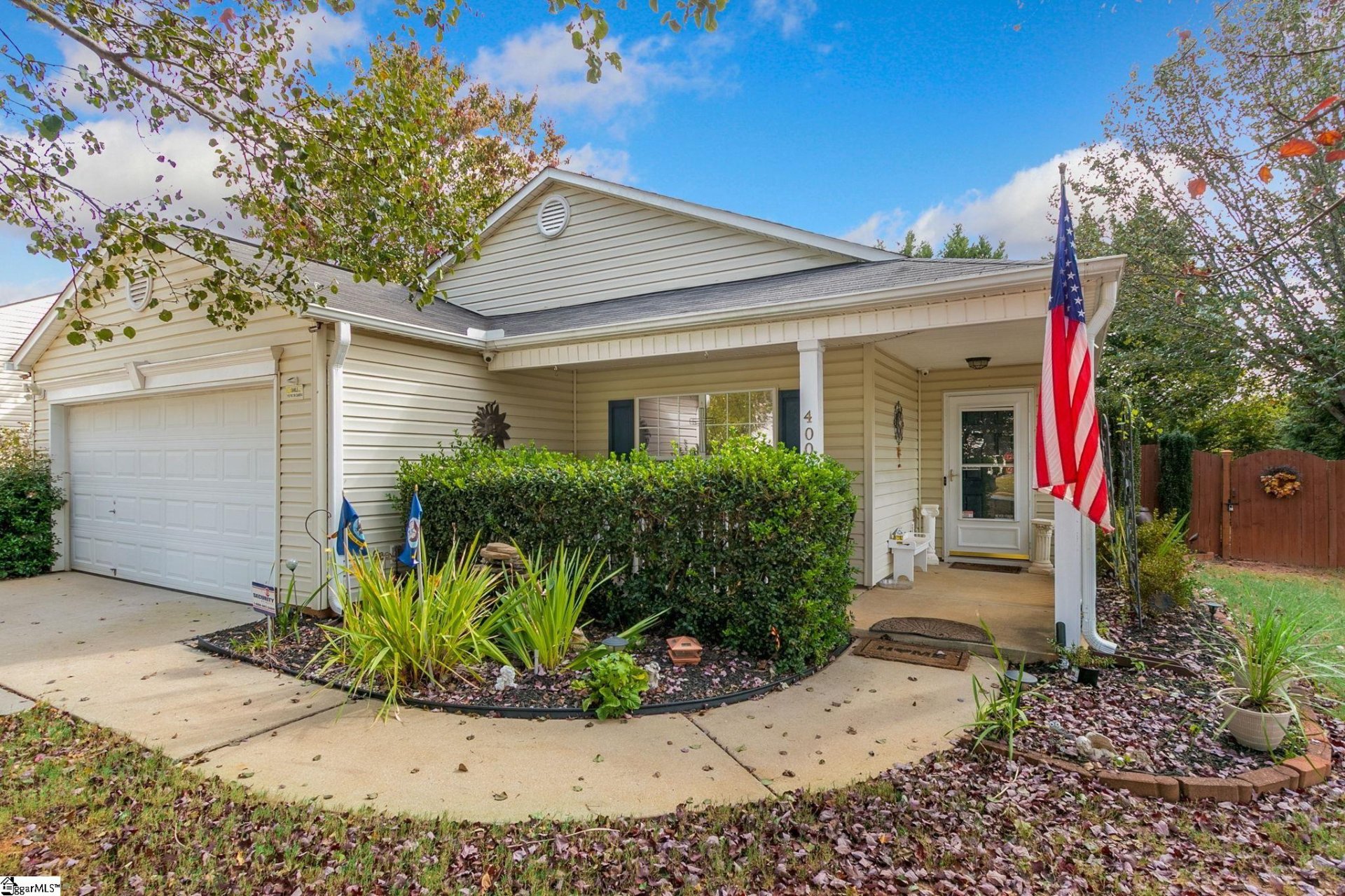 Property image 1 at 400 Woodford Way, Simpsonville, SC 29680-7091