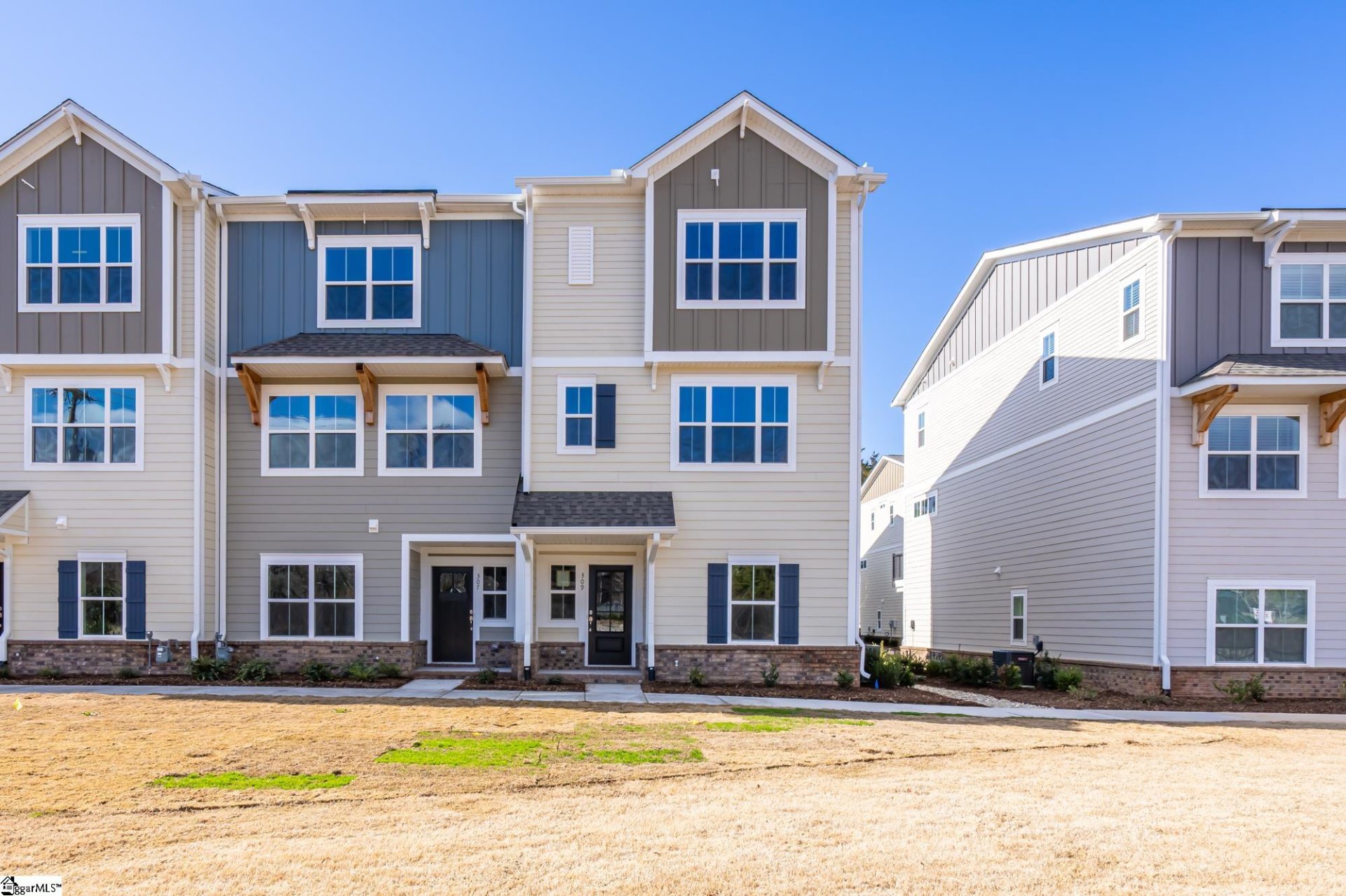 Property image 1 at 309 Pete Hollis Boulevard, Greenville, SC 29601