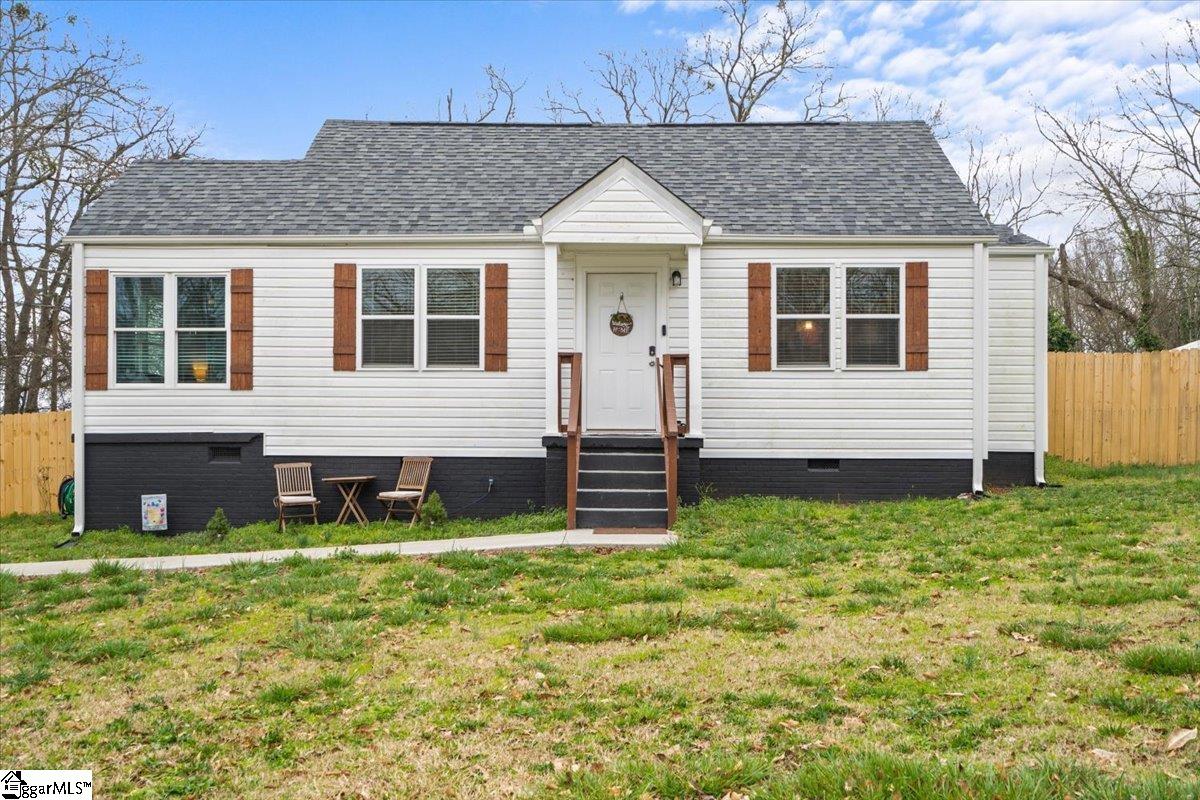 Property image 1 at 318 Crosby Circle, Greenville, SC 29605