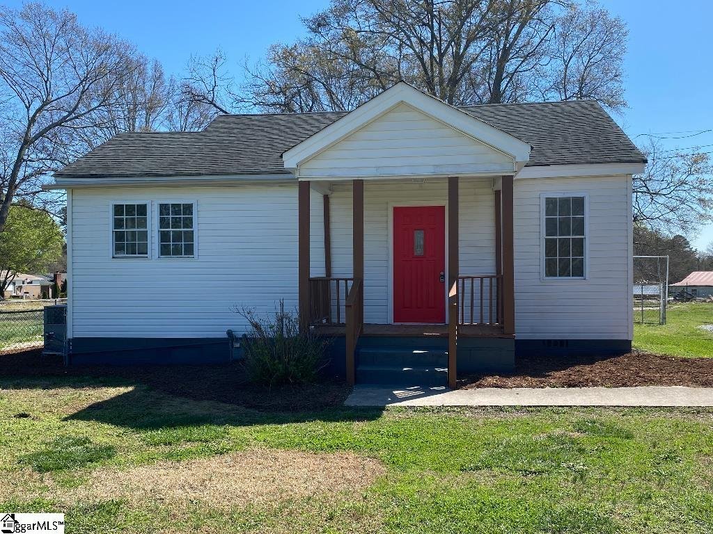 Property image 1 at 916 E Georgia Road, Simpsonville, SC 29681