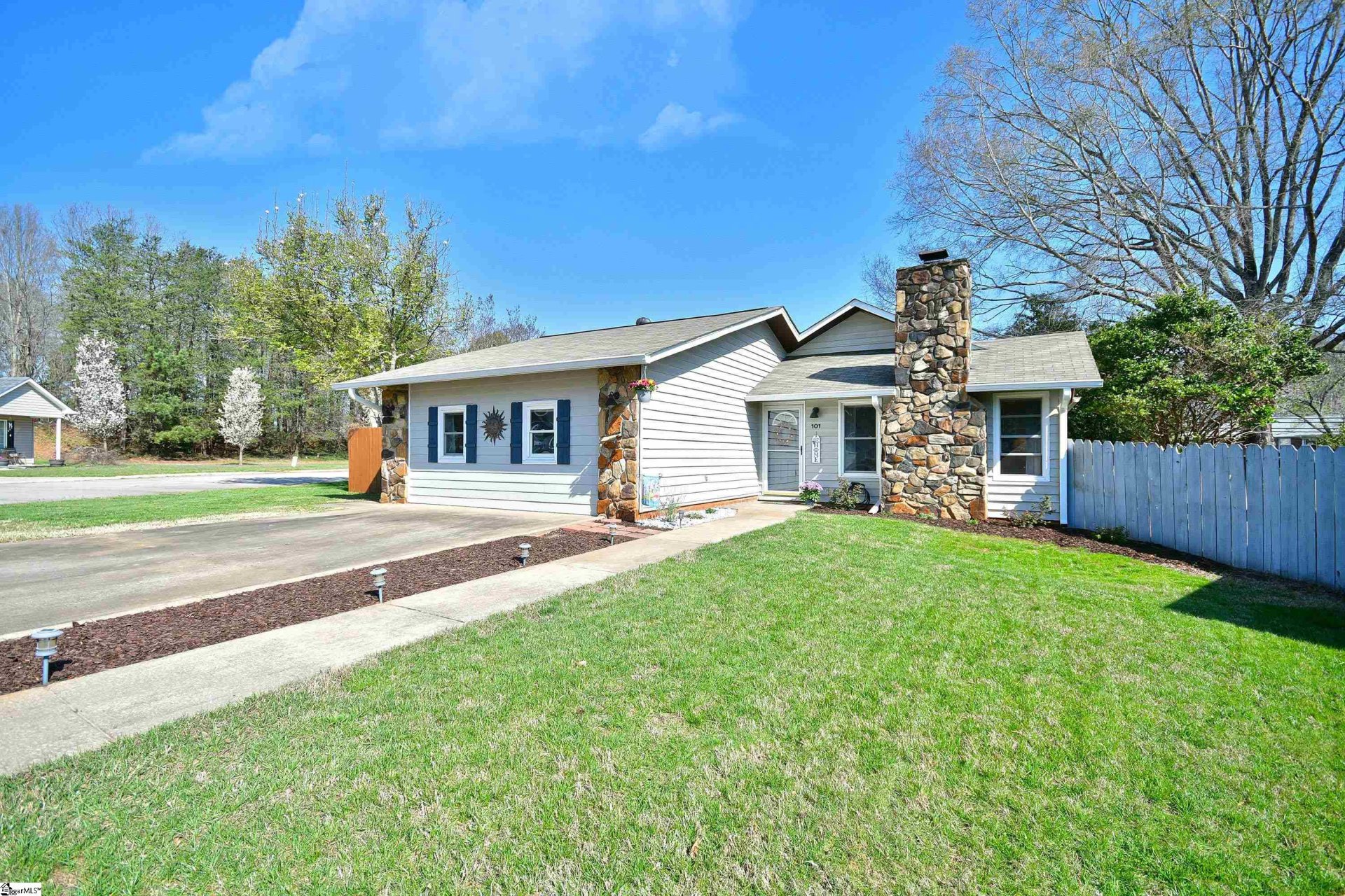 Property image 1 at 101 Garden Court, Easley, SC 29642