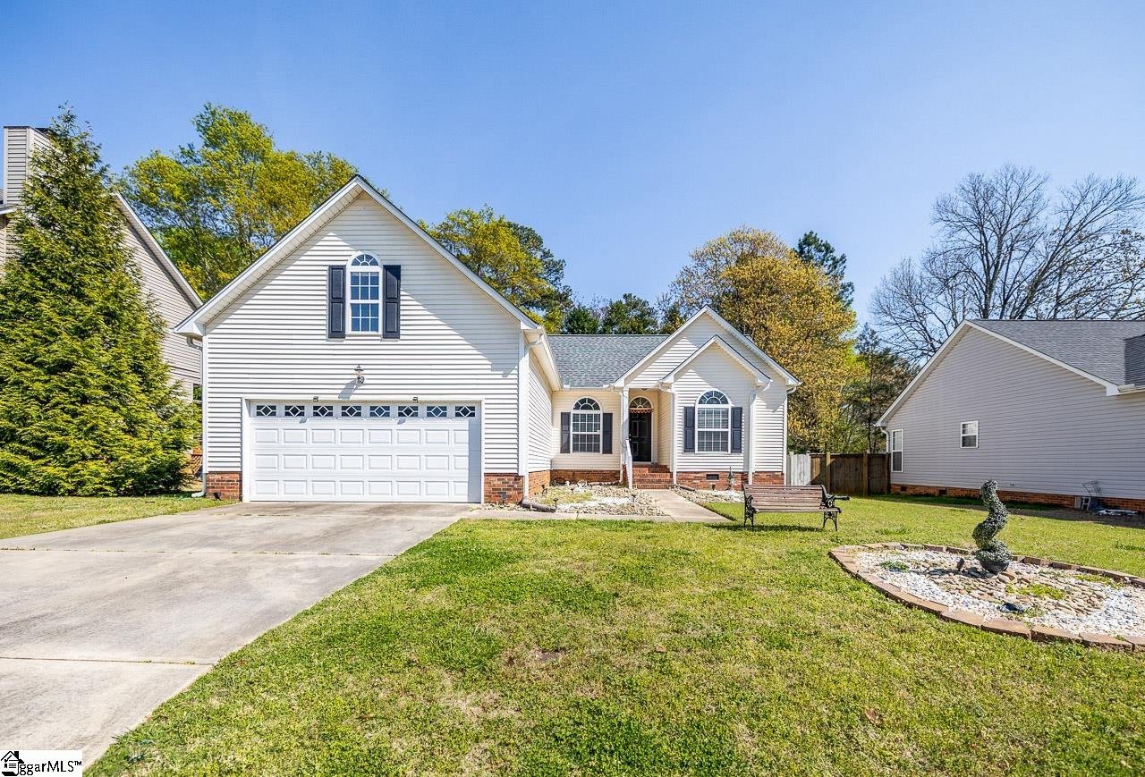 Property image 1 at 114 Golden Crest Court, Mauldin, SC 29662