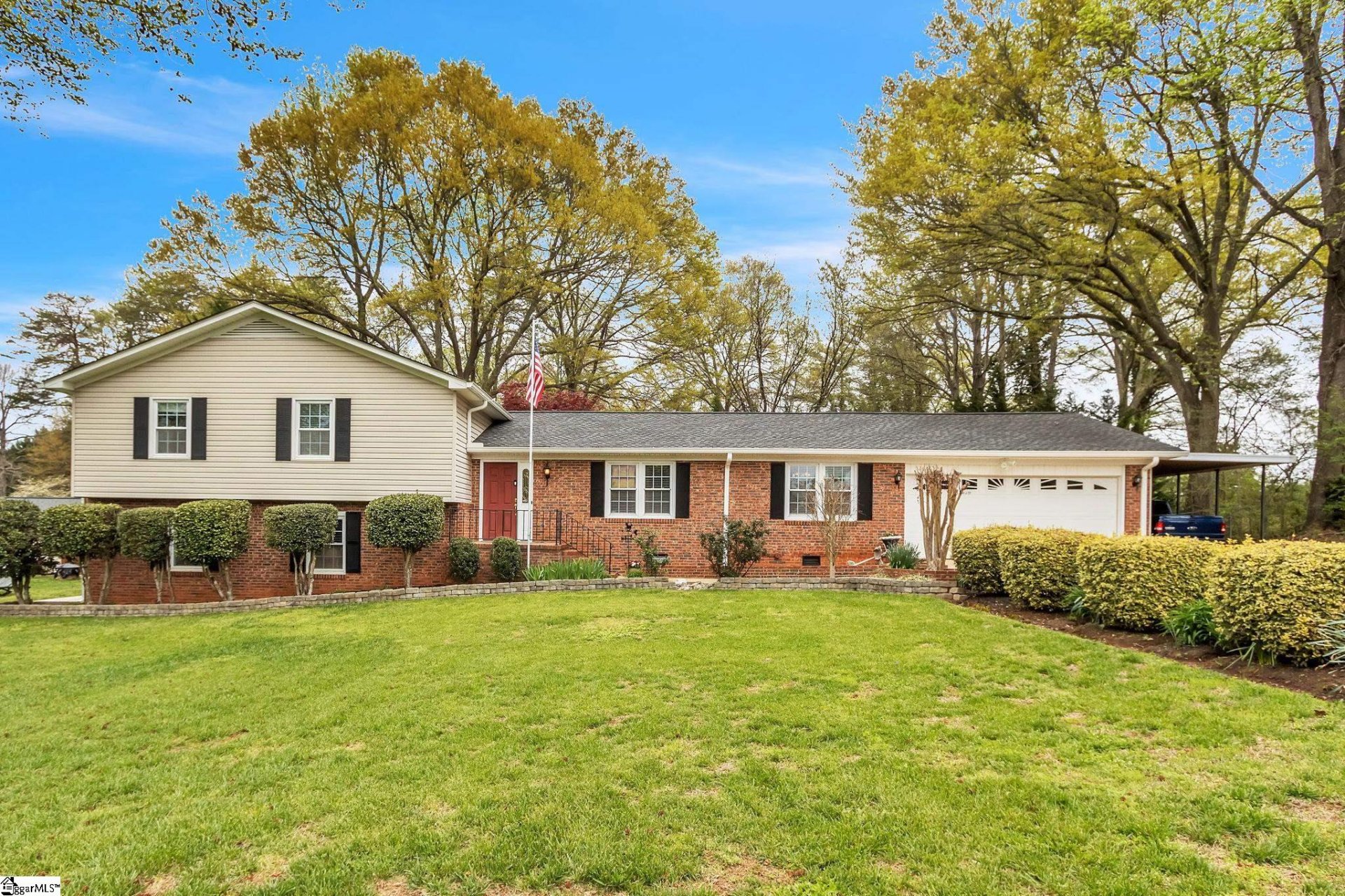 Property image 1 at 2 Carriage Drive, Greer, SC 29651