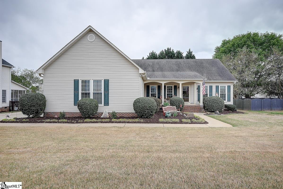Property image 1 at 116 Chenoweth Drive, Simpsonville, SC 29681