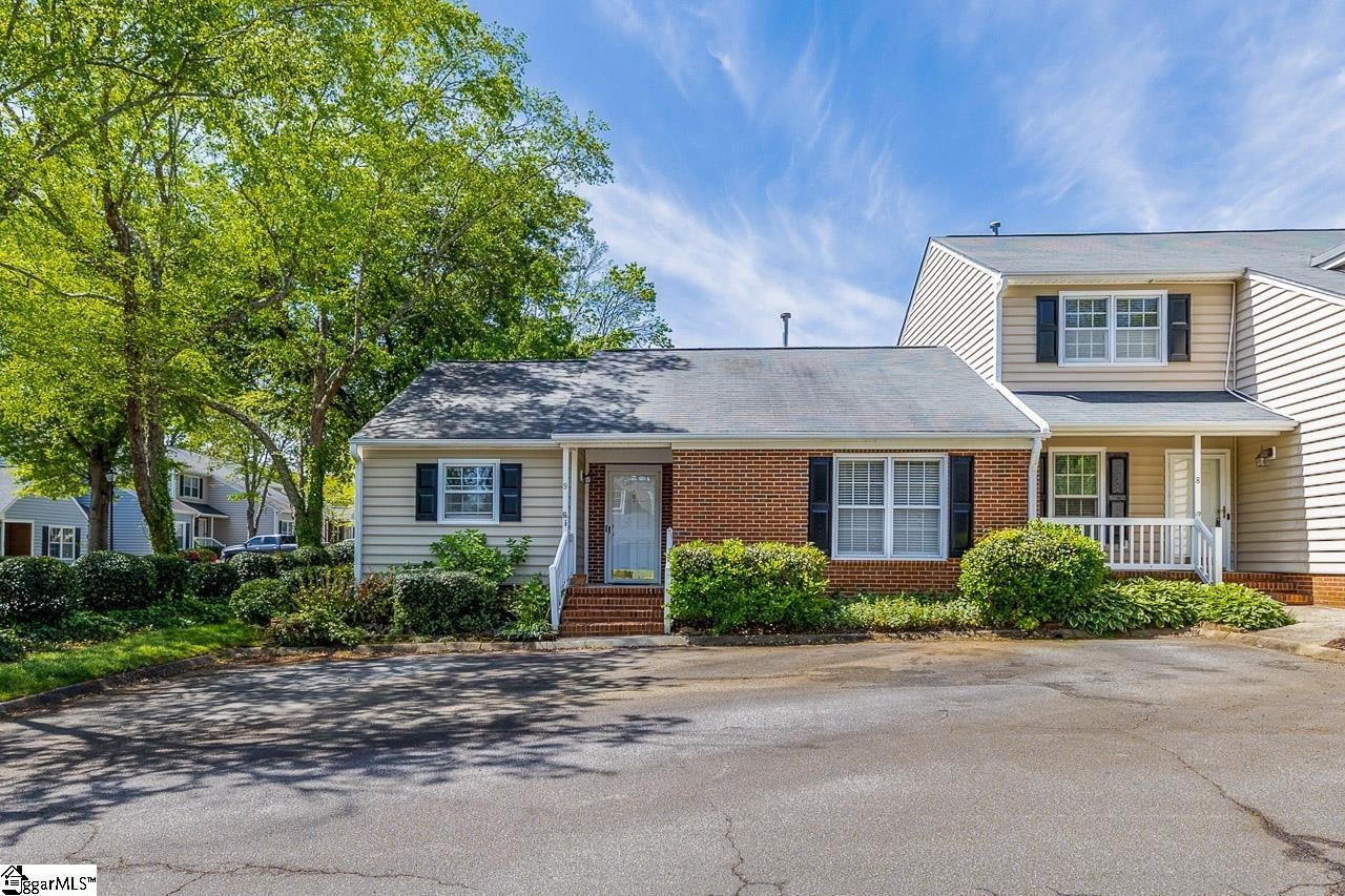 40 Wood Pointe Drive