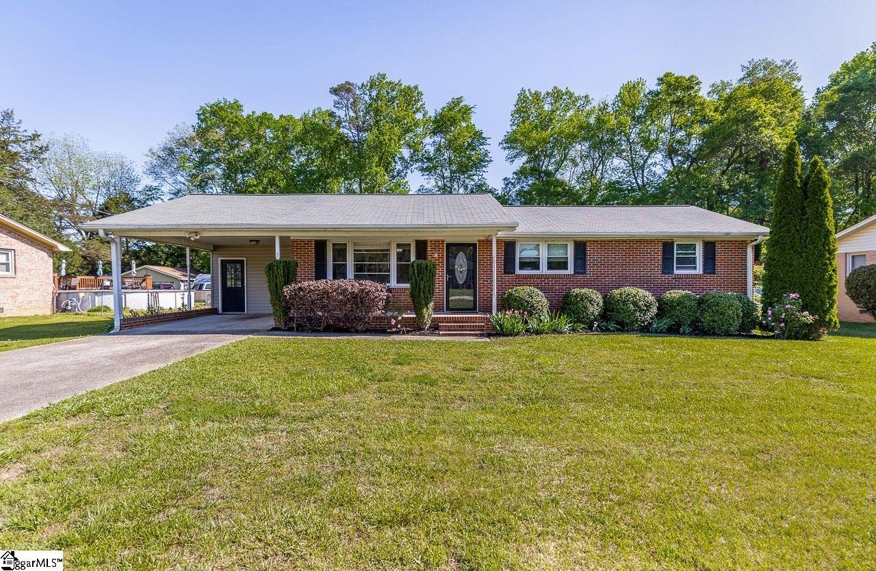 Property image 1 at 8 Vicksburg Drive, Greenville, SC 29617