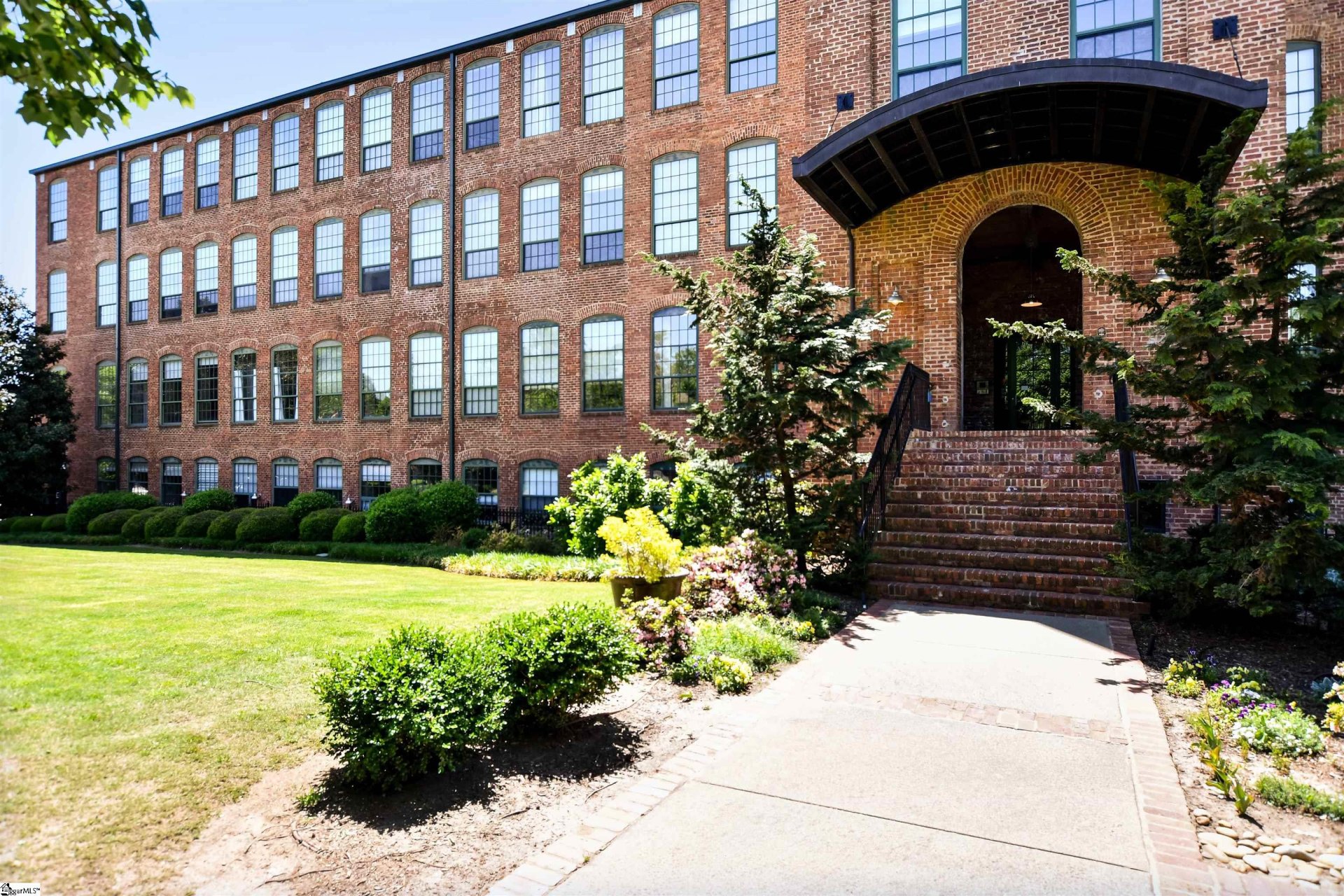 Property image 1 at 400 Mills Avenue, Greenville, SC 29605-4181