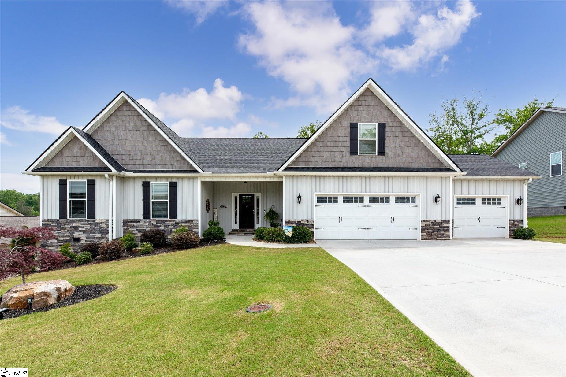 Property image 1 at 5 Alice Kelley Court, Travelers Rest, SC 29690