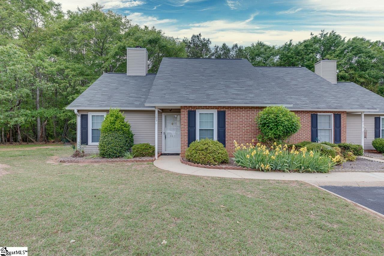 Property image 1 at 105 Daniel Court, Mauldin, SC 29662