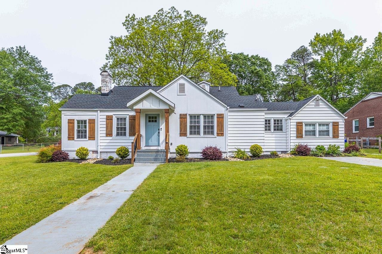 Property image 1 at 121 Wedgewood Drive, Greenville, SC 29609