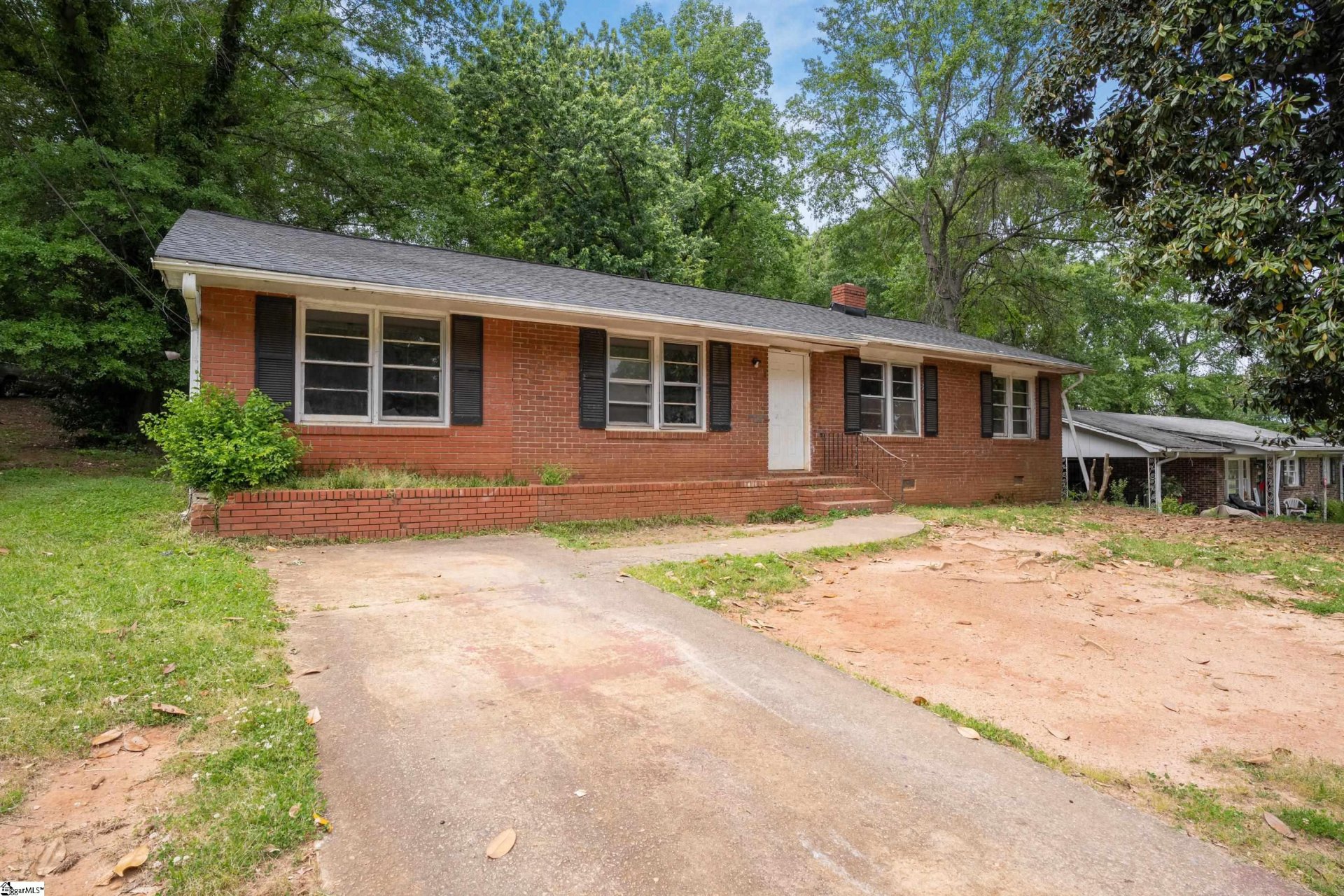 Property image 1 at 214 E Dorchester Boulevard, Greenville, SC 29605