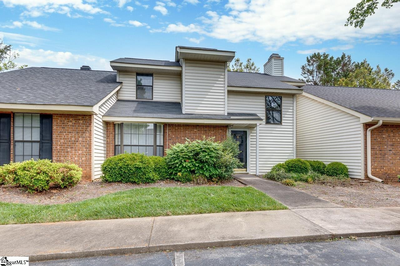 16 Forest Lake Drive