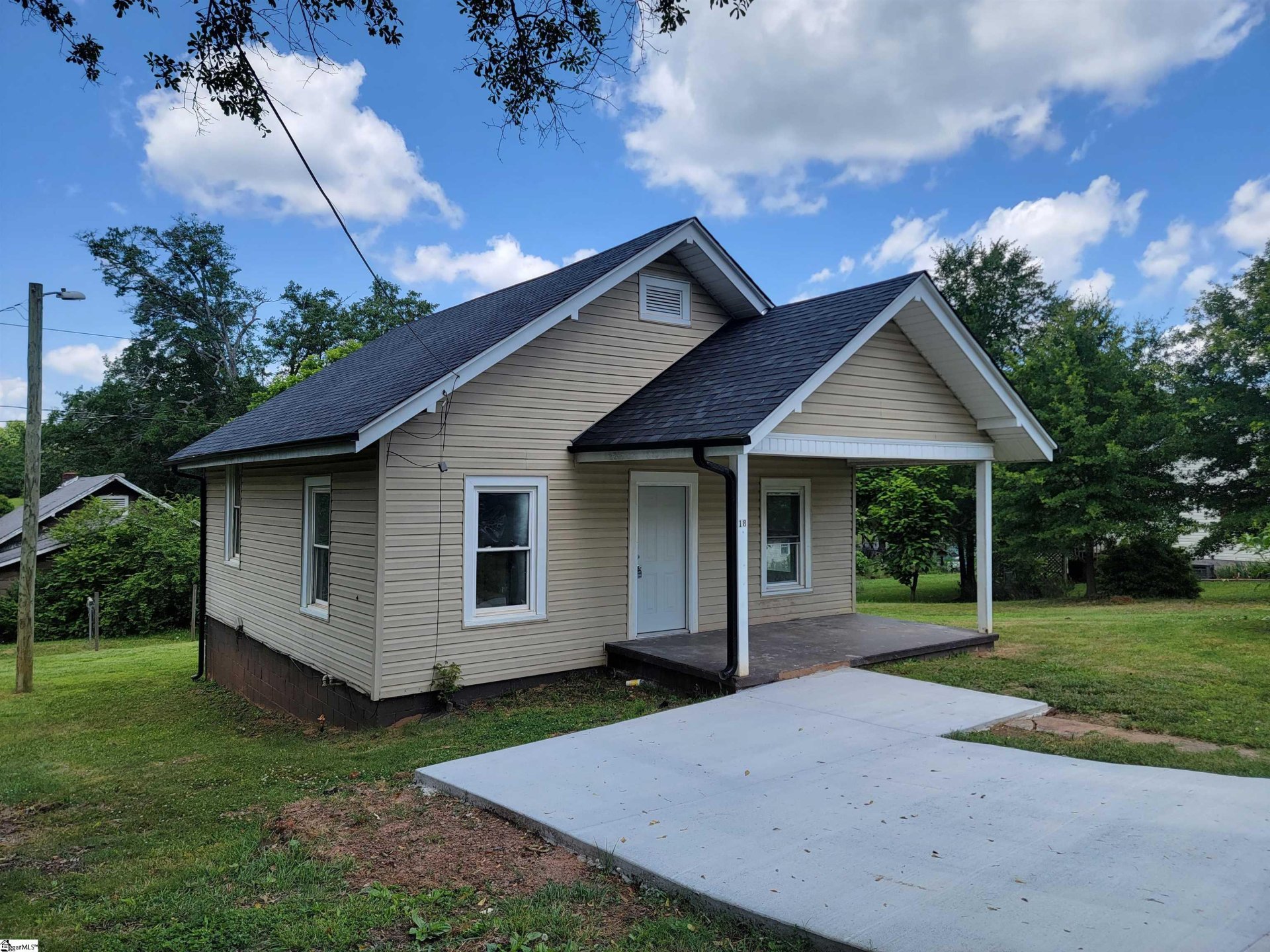 Property image 1 at 18 Clemson Street, Liberty, SC 29657