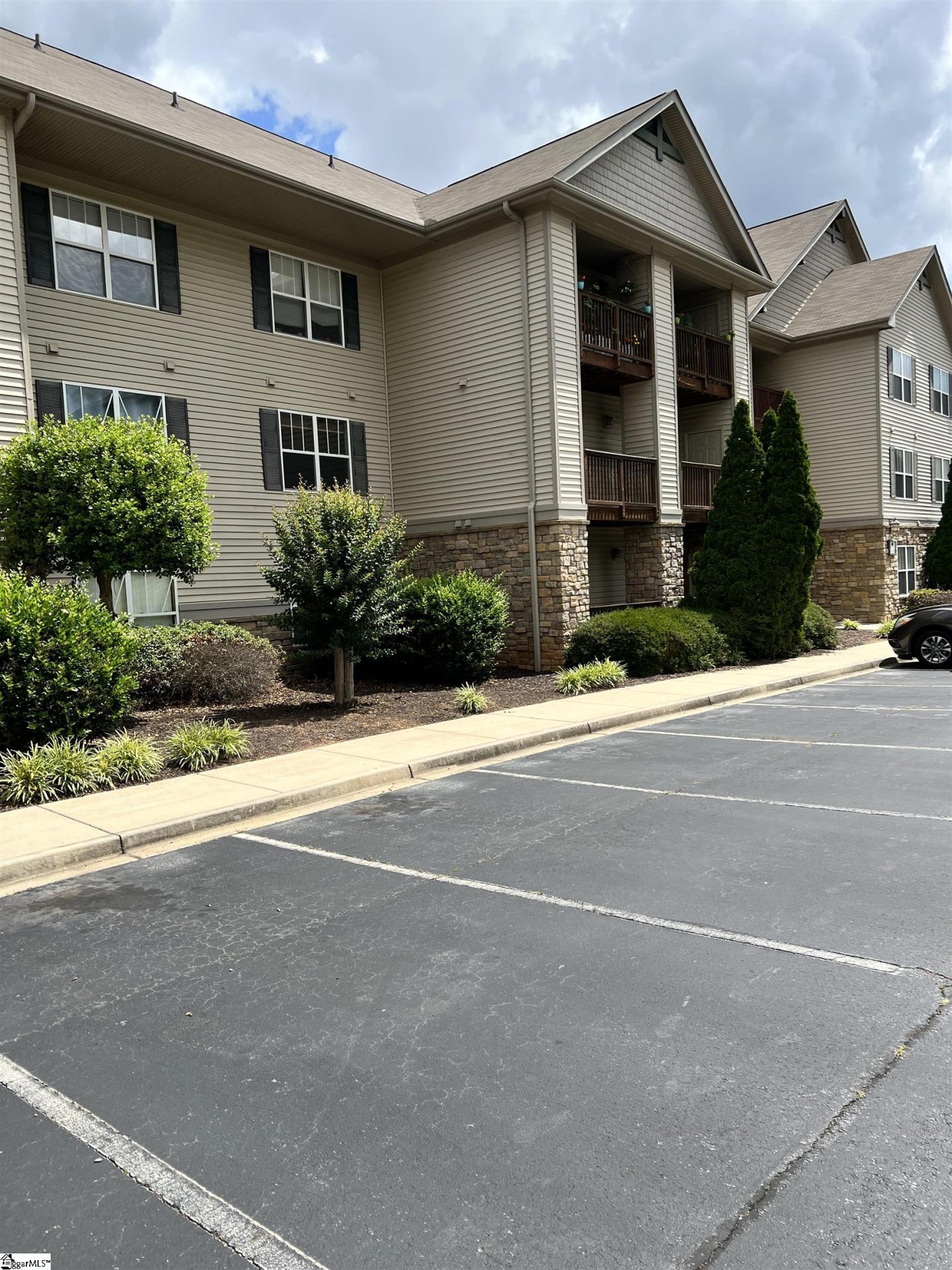 Property image 1 at 802 Harts Cove Way, Seneca, SC 29678