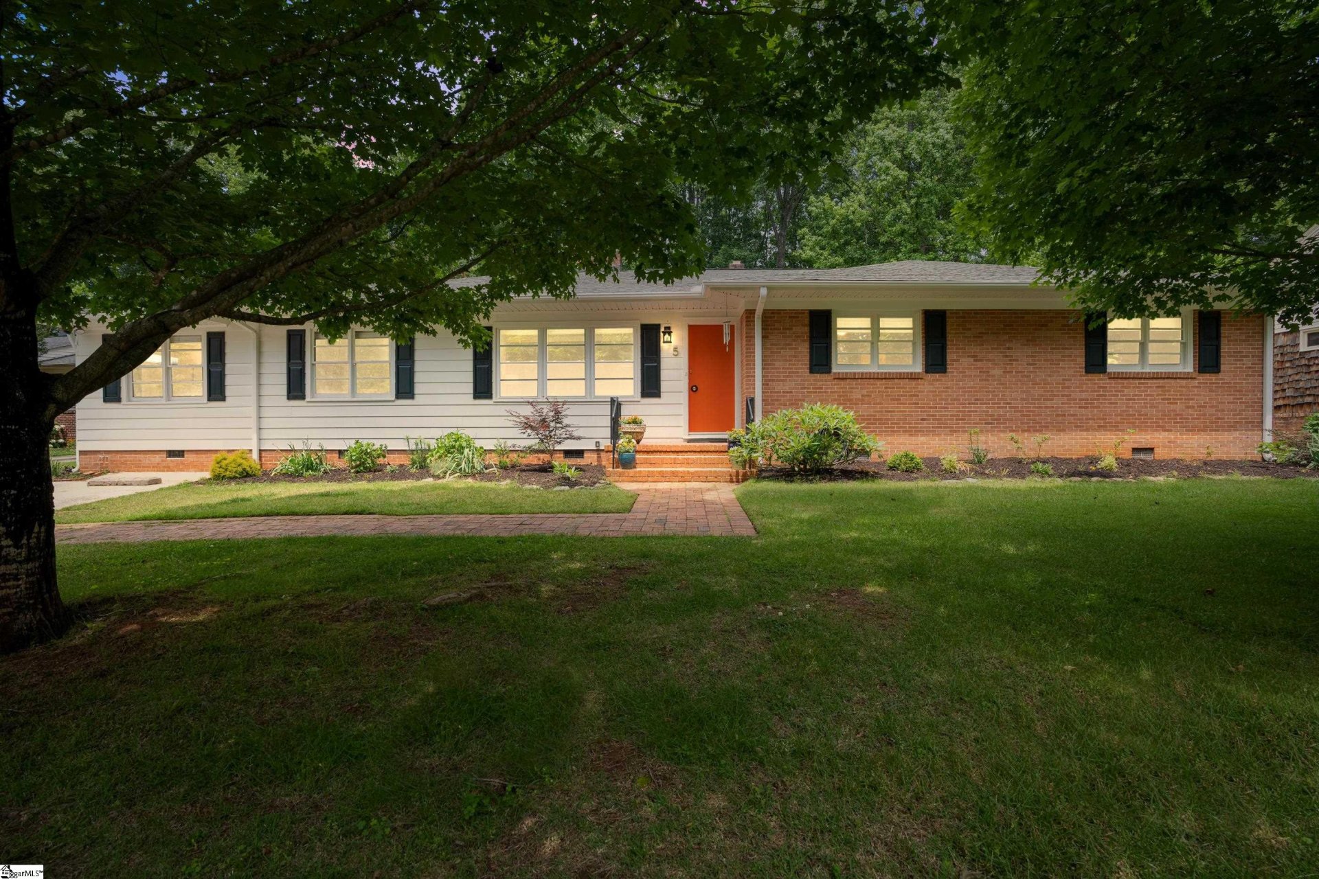 Property image 1 at 5 Alpine Way, Greenville, SC 29609