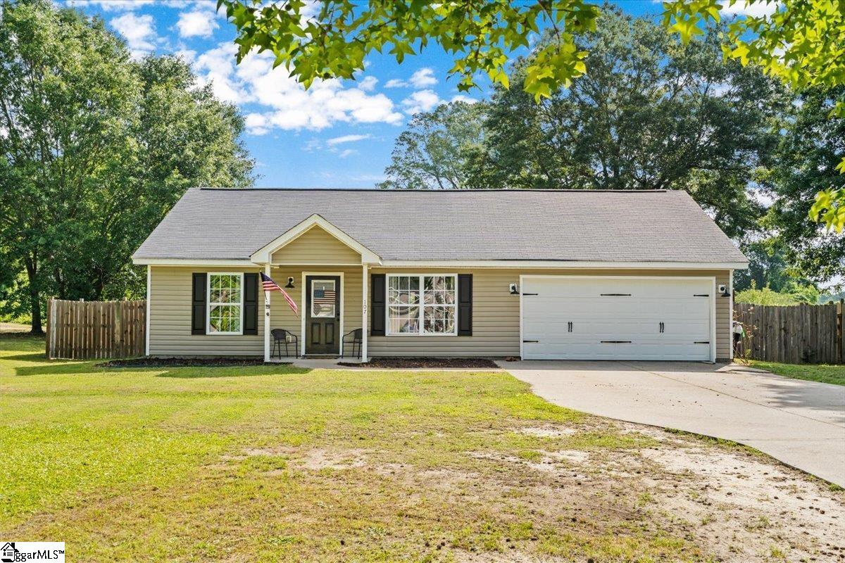 Property image 1 at 107 Laura Jane Lane, Gray Court, SC 29645