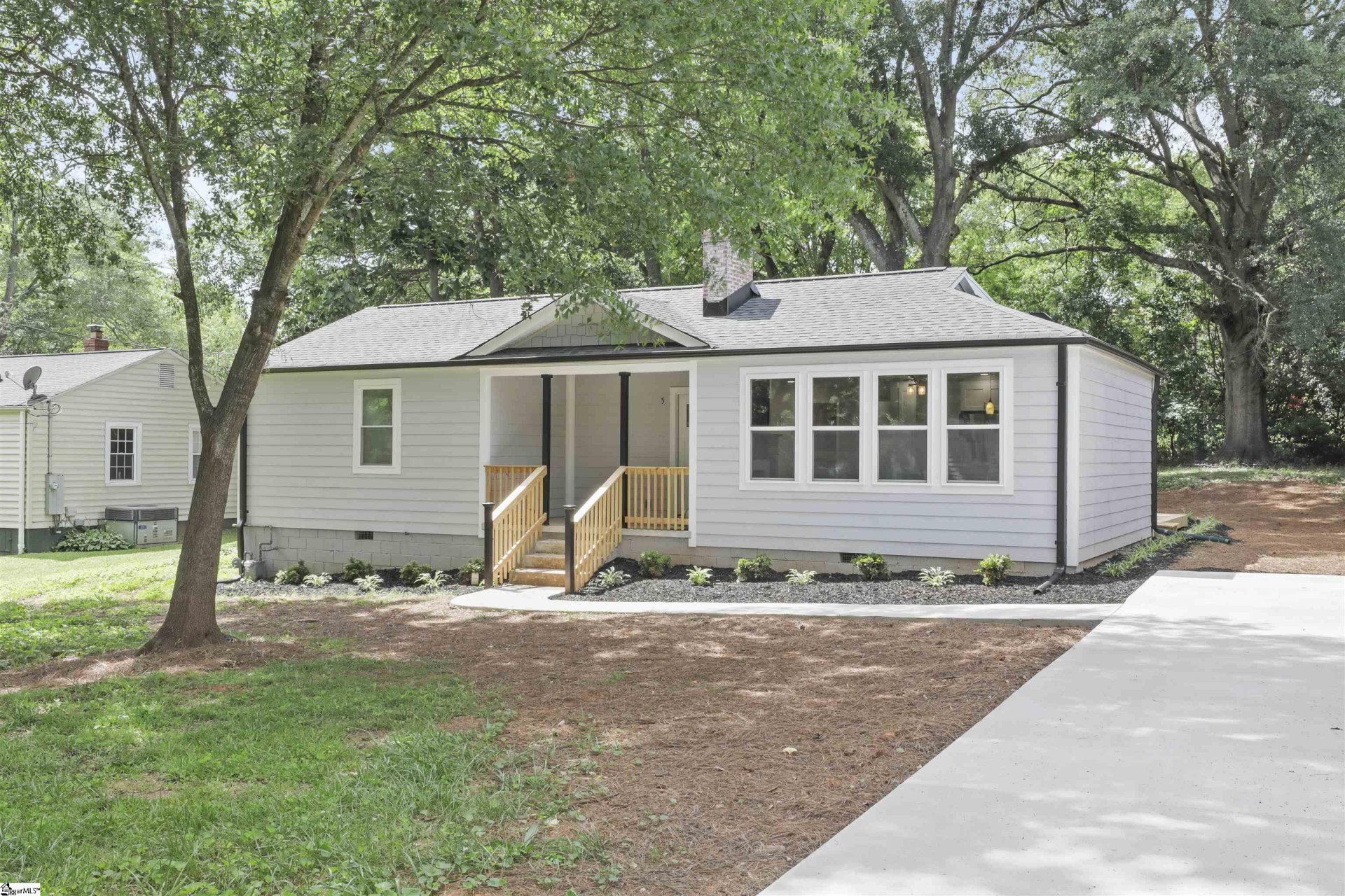 Property image 1 at 5 Princeton Avenue, Greenville, SC 29607