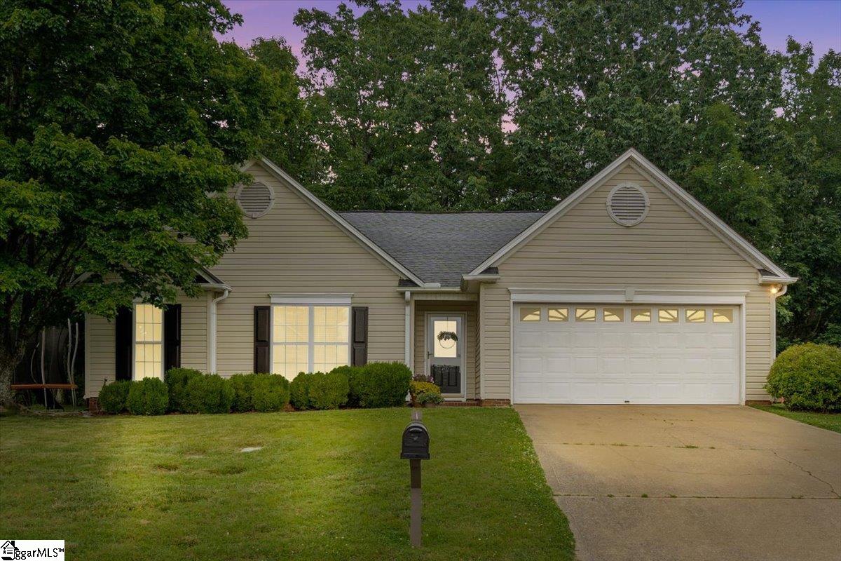 Property image 1 at 300 Beckenham Lane, Greenville, SC 29609