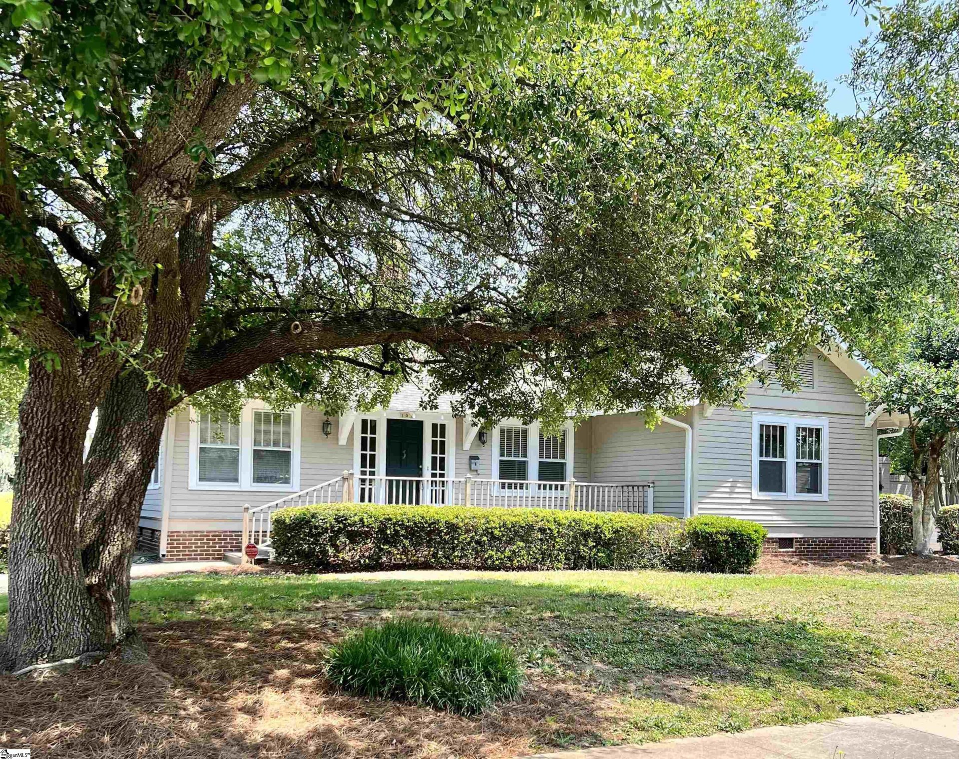 Property image 1 at 108 W Walnut Street, Clinton, SC 29325