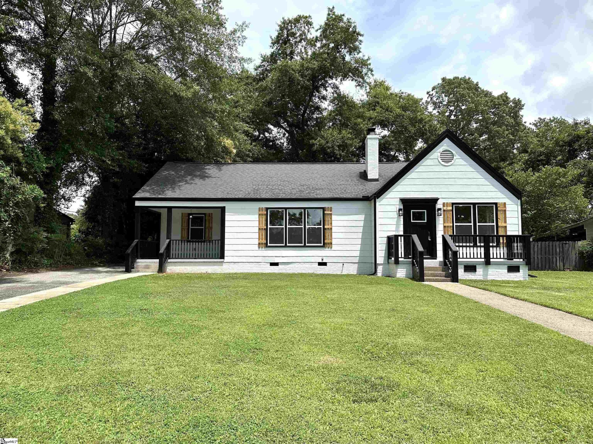 Property image 1 at 127 E Victoria Road, Spartanburg, SC 29301